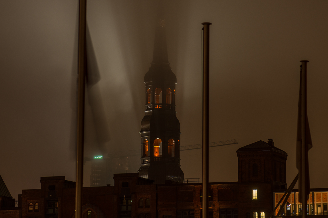 Hamburg bei Dunst und Nieselregen II