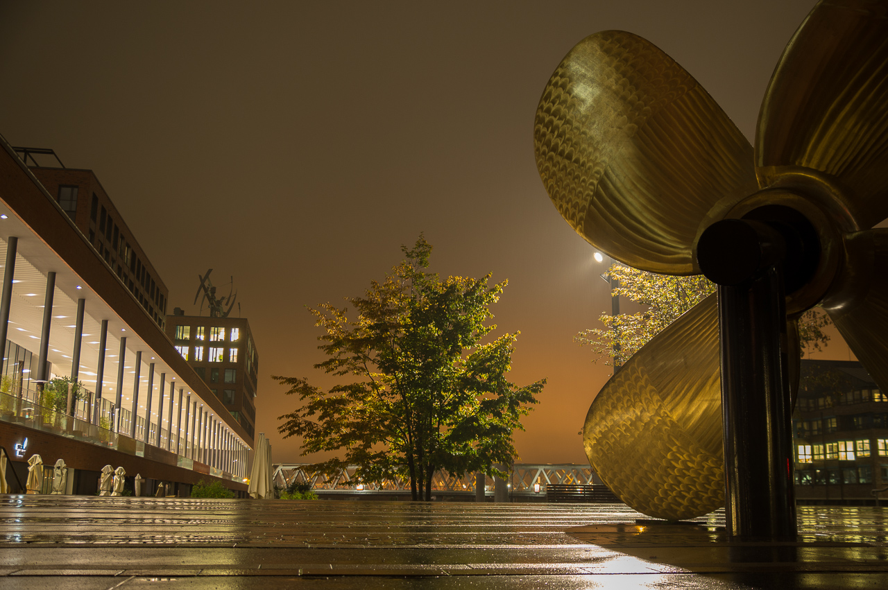 Hamburg bei Dunst und Nieselregen III