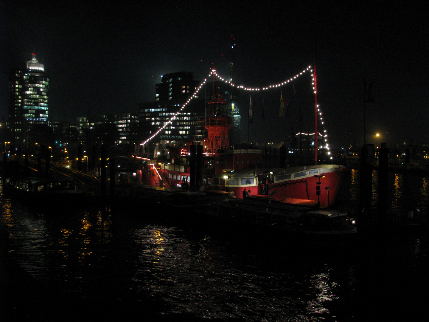 Hamburg bei Nacht