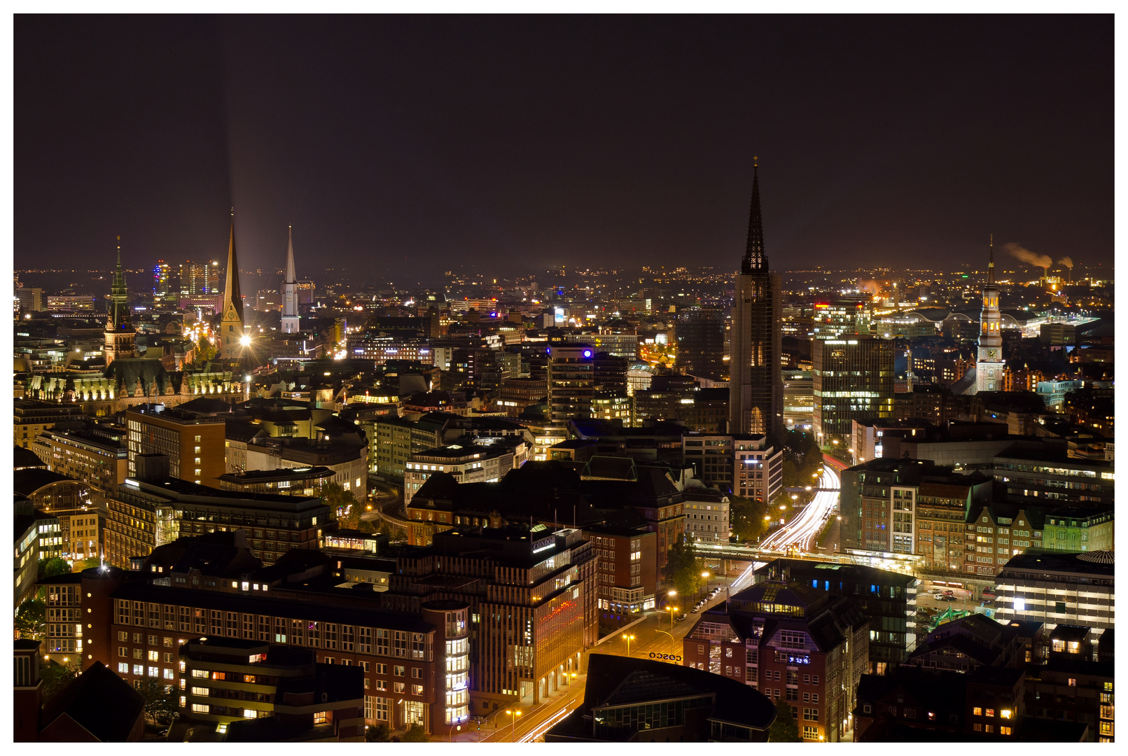 Hamburg bei Nacht (1) - Von Turm zu Turm