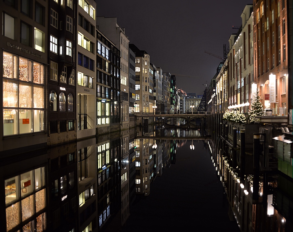 Hamburg bei Nacht