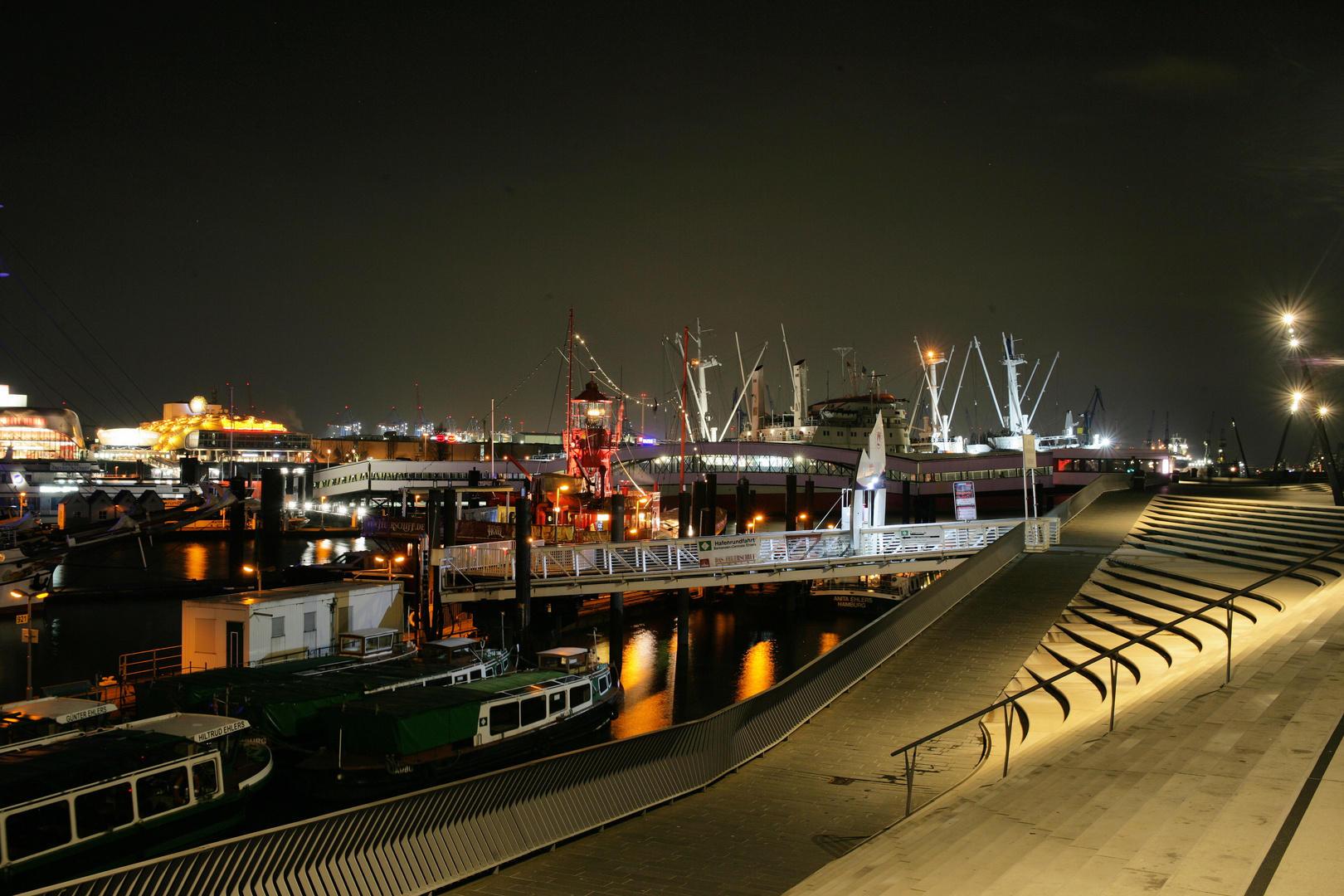 Hamburg bei Nacht