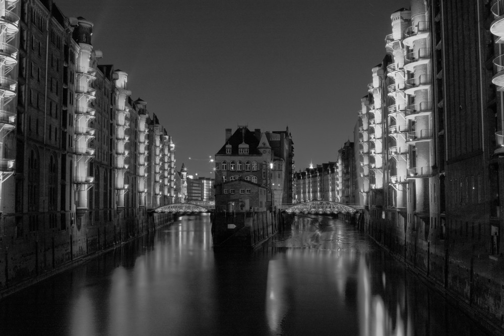 Hamburg bei Nacht