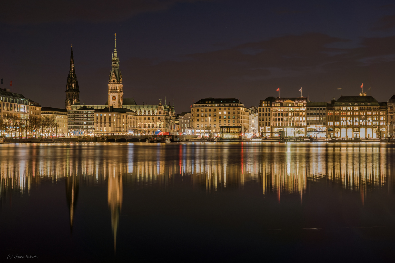 Hamburg bei Nacht