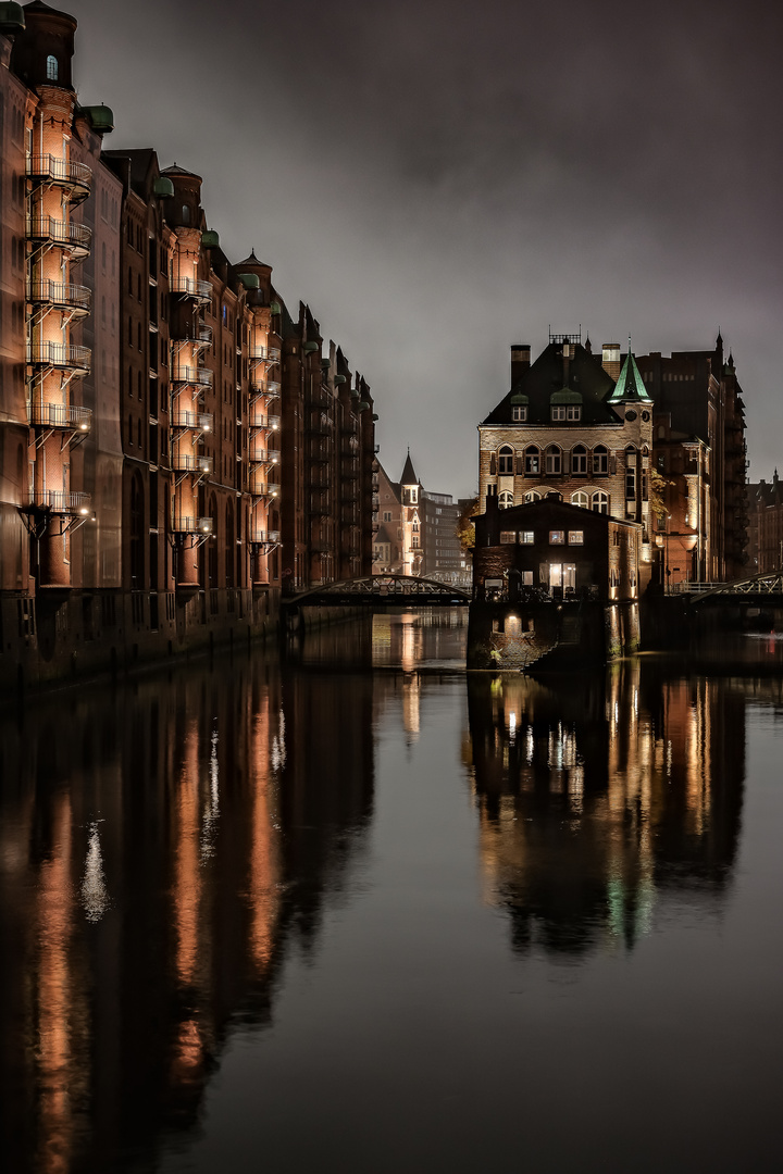 Hamburg bei Nacht