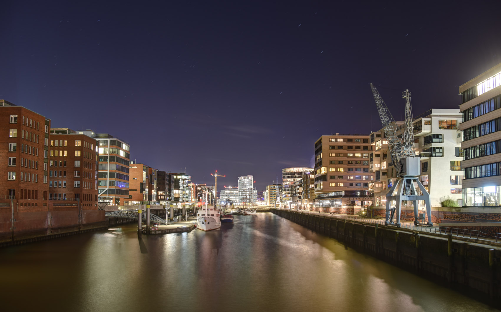 Hamburg bei Nacht