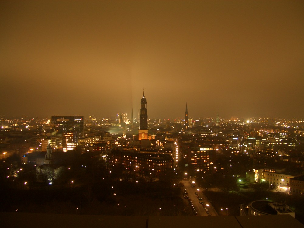 Hamburg bei Nacht