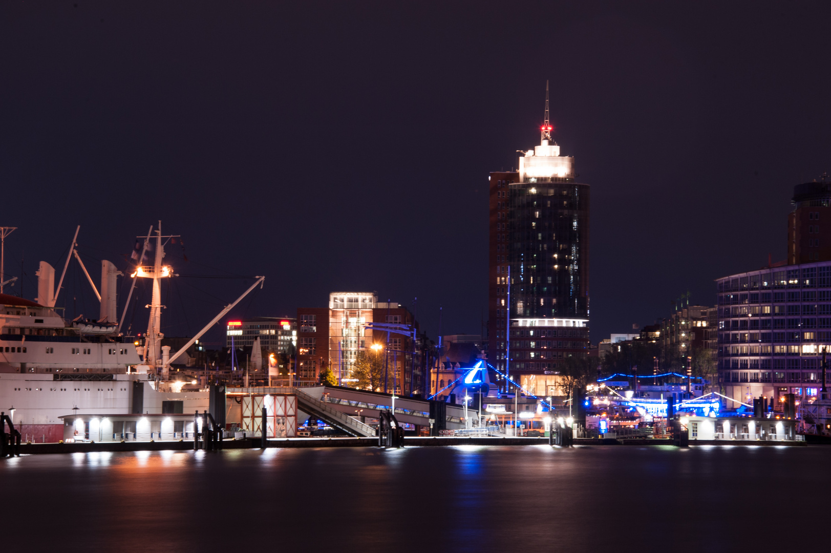 Hamburg bei Nacht