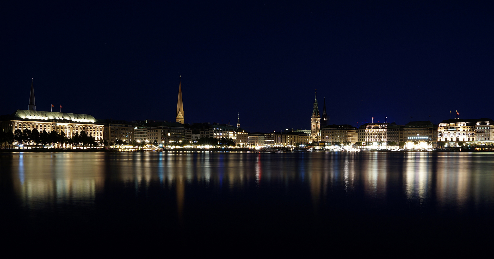 Hamburg bei Nacht