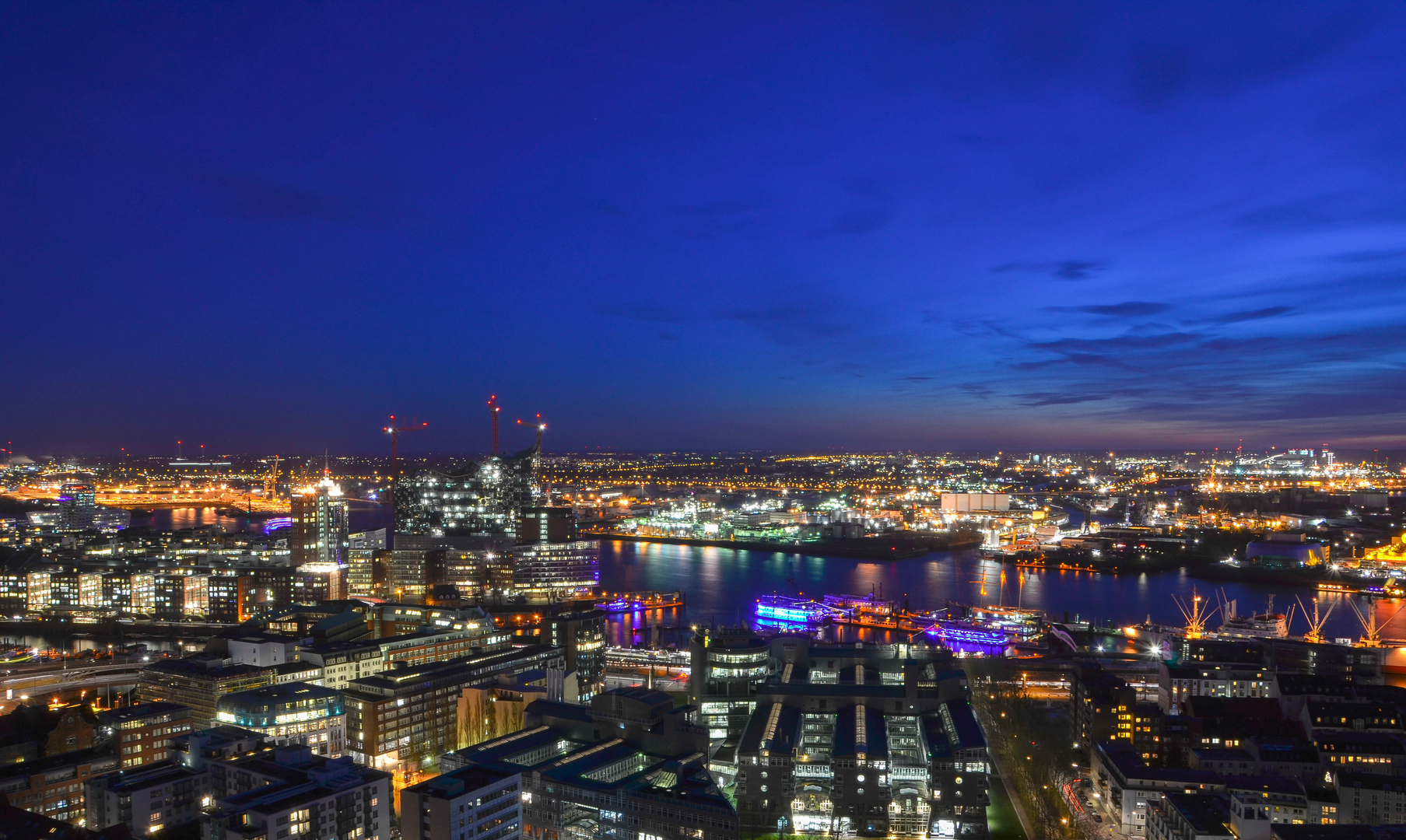 Hamburg bei Nacht