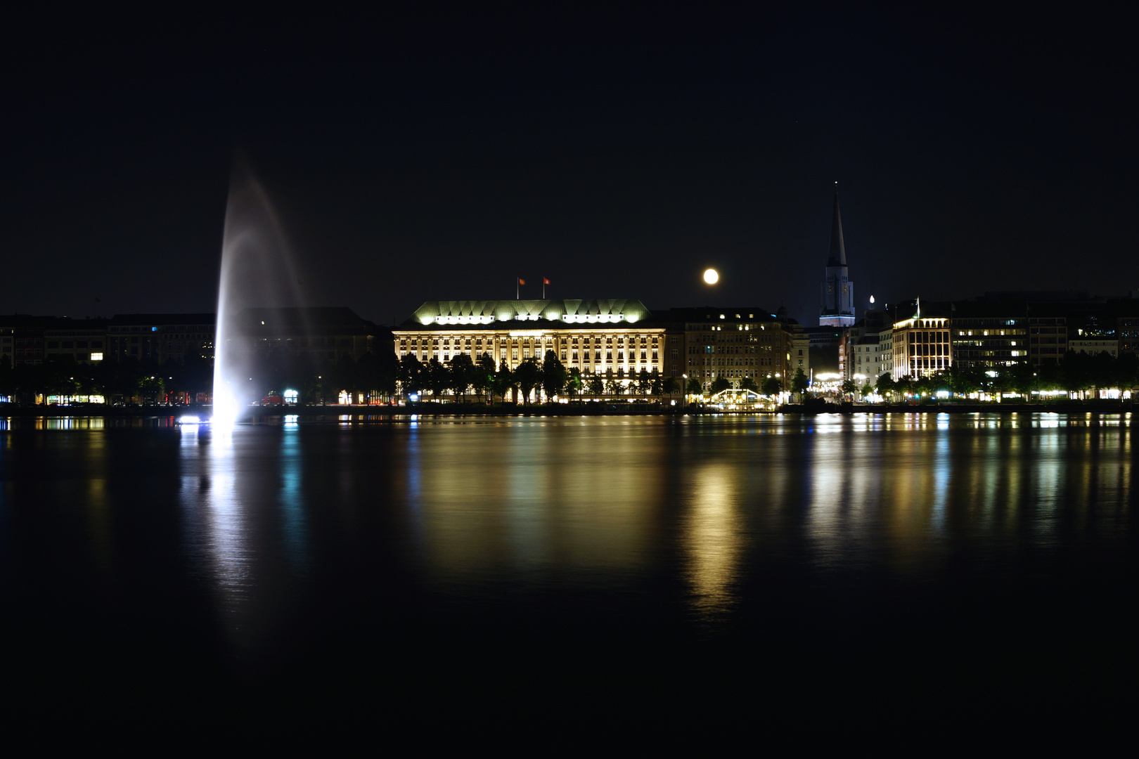 Hamburg bei Nacht.