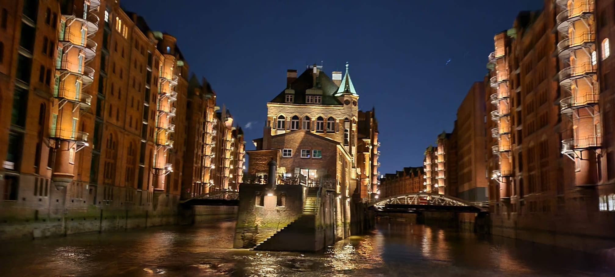 Hamburg bei Nacht