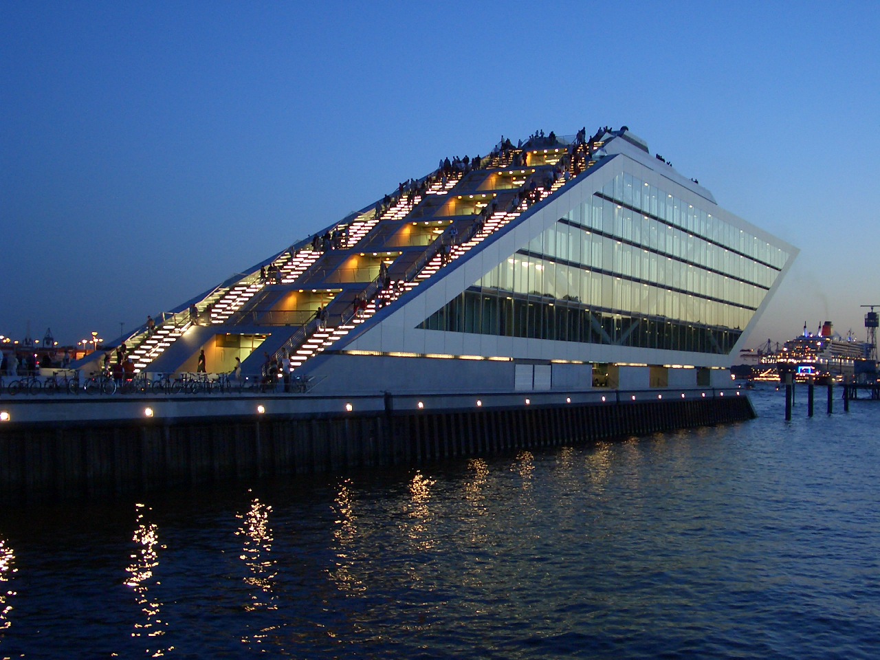 Hamburg bei Nacht