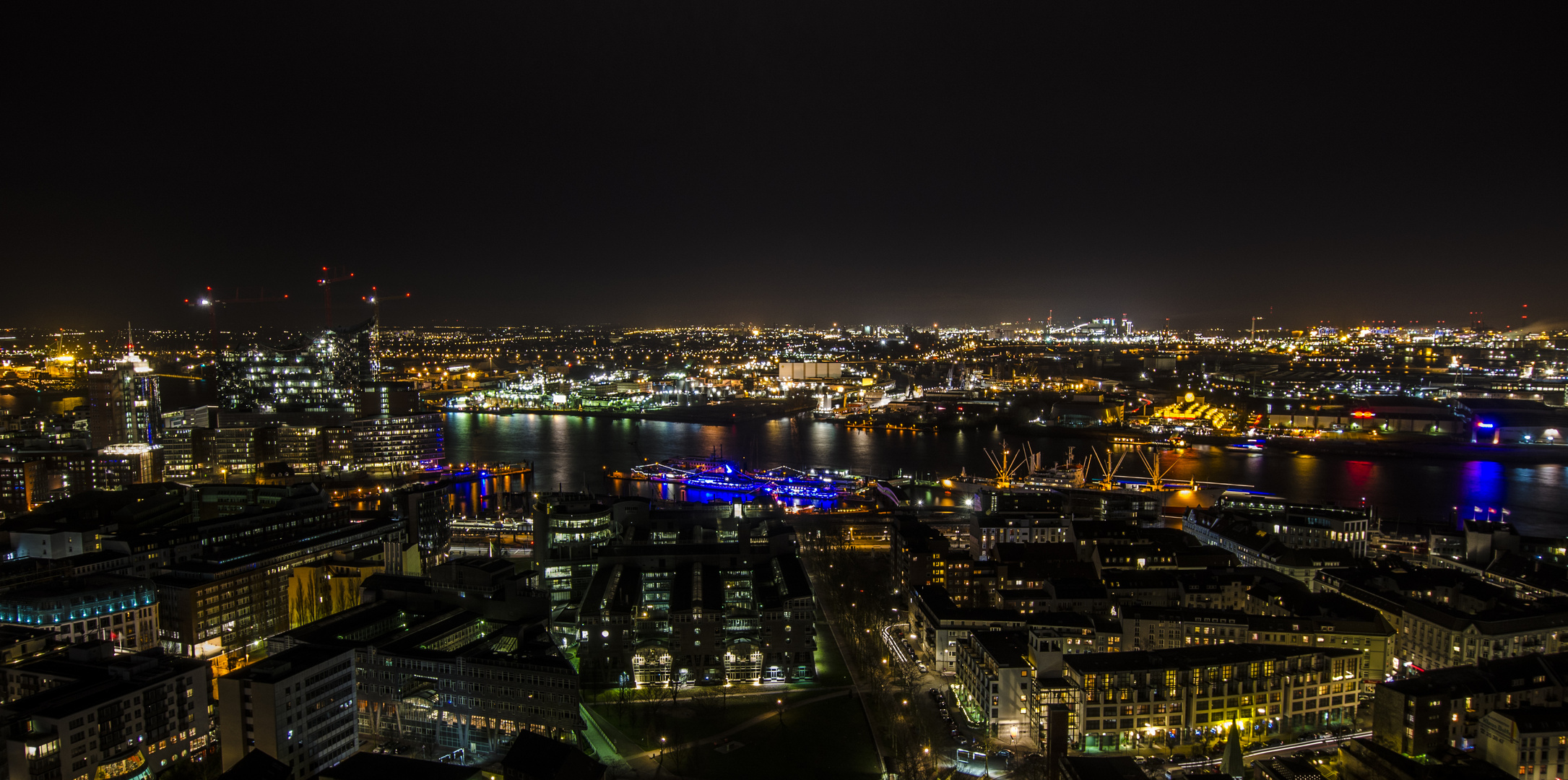 Hamburg bei Nacht