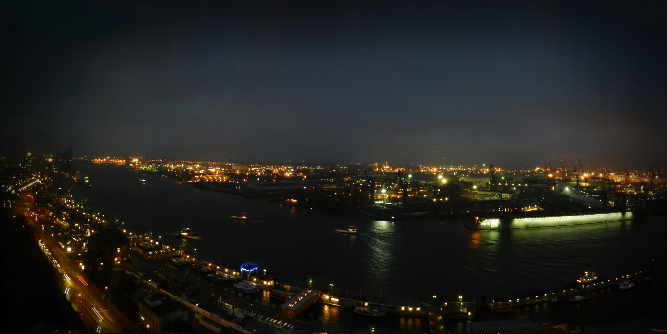 Hamburg bei Nacht im 20up