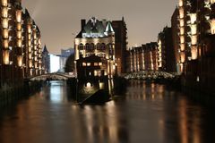 Hamburg bei Nacht, Wasserschloss