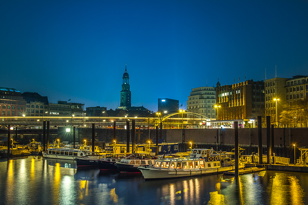 Hamburg, blaue Stunde