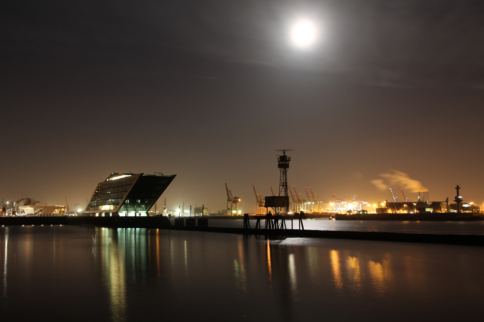 Hamburg - Blick vom Fischereihafen