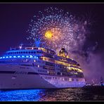Hamburg Blue Port 2014 - MS Europa mit Feuerwerk