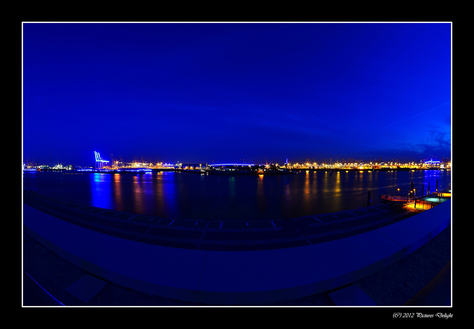 - Hamburg Blue Port -