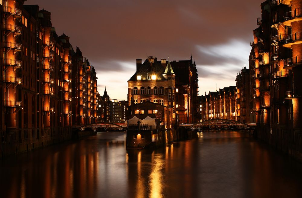 Hamburg by night 1