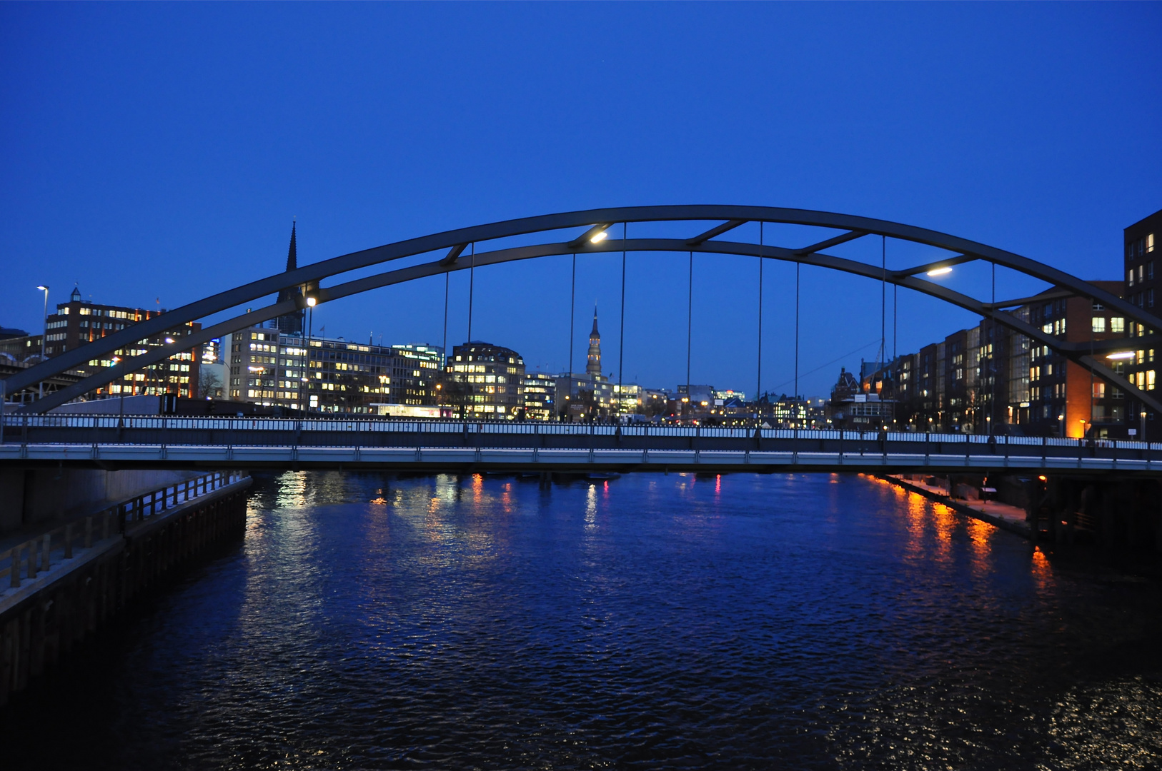 Hamburg by night