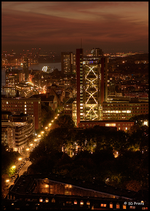 Hamburg by night