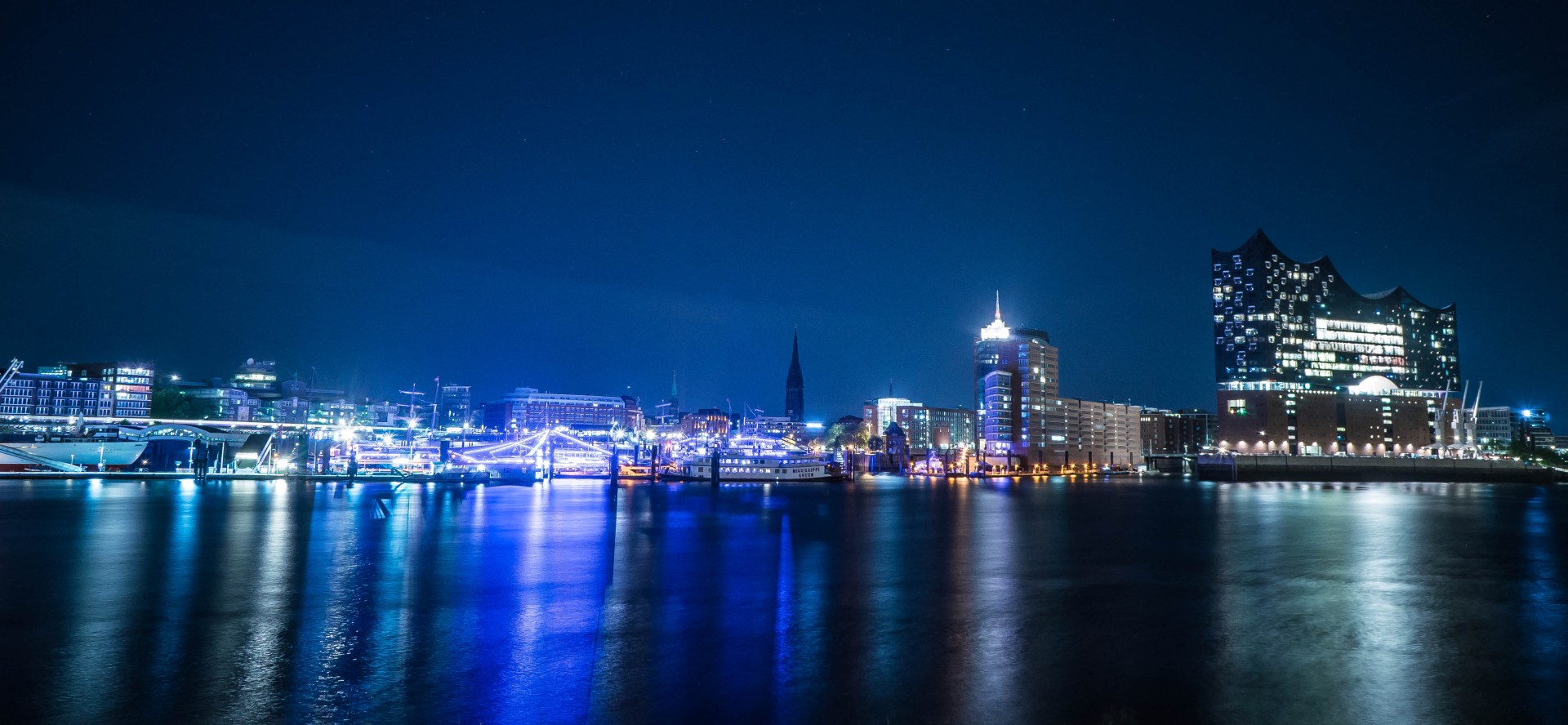 Hamburg city at night