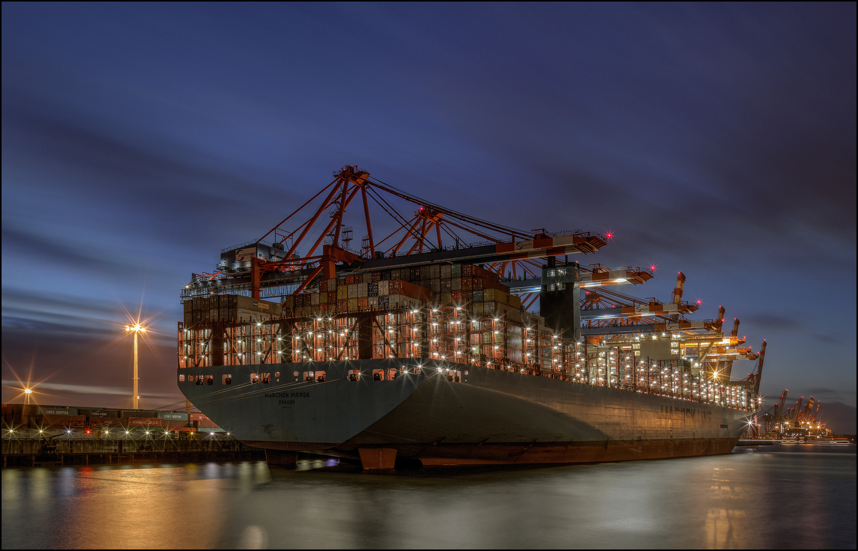 HAMBURG-CONTAINER HAFEN.