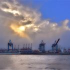 Hamburg Containerhafen zum Sonnenuntergang....