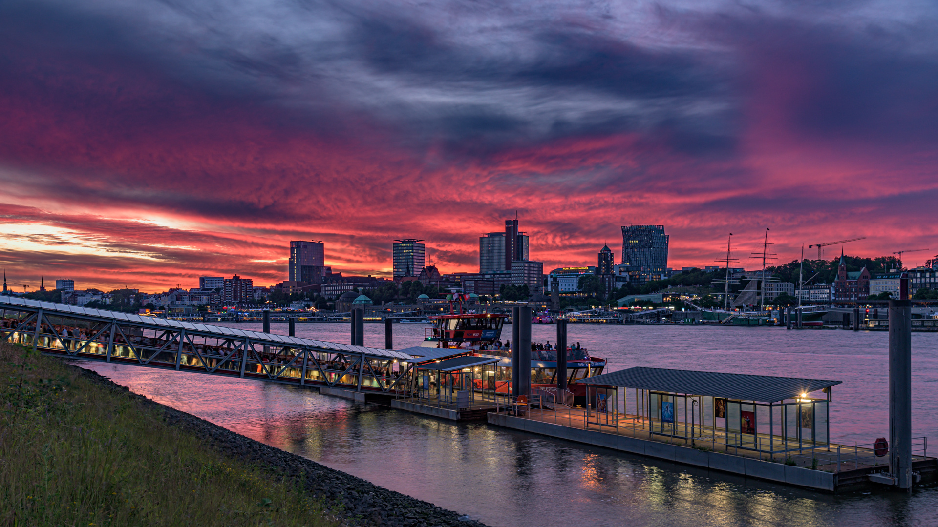 Hamburg - der himmel brennt