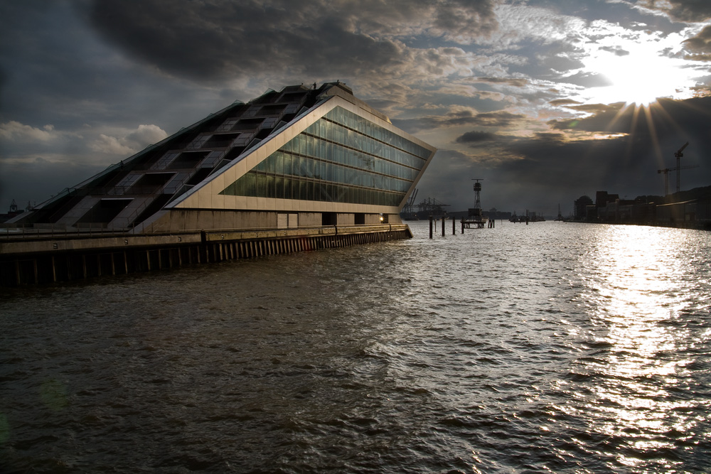 Hamburg: Docklands Abendstimmung