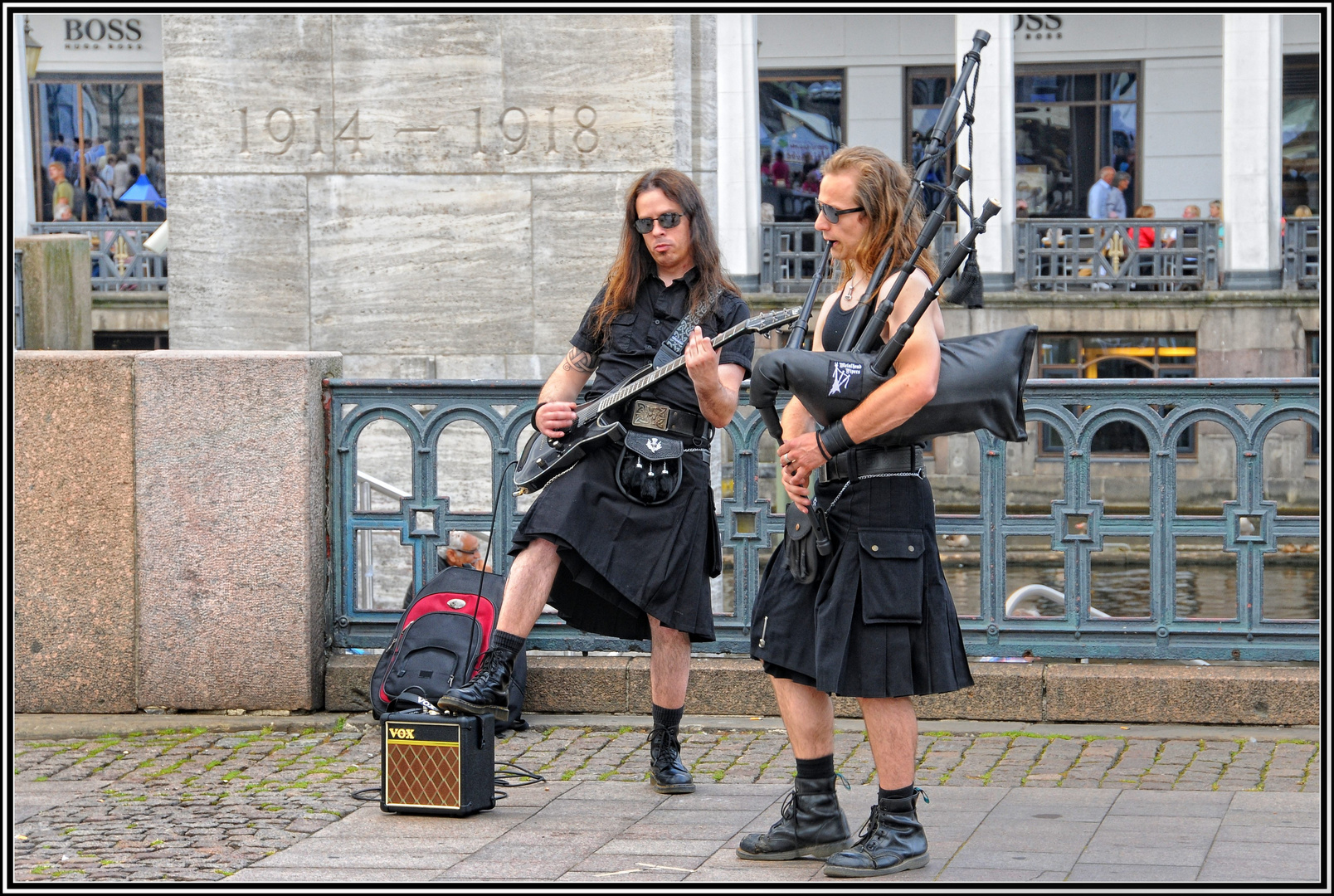 Hamburg   Folk-Rock an den Alsterarkaden