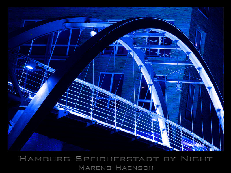 Hamburg - Fußgängerbrücke bei Nacht
