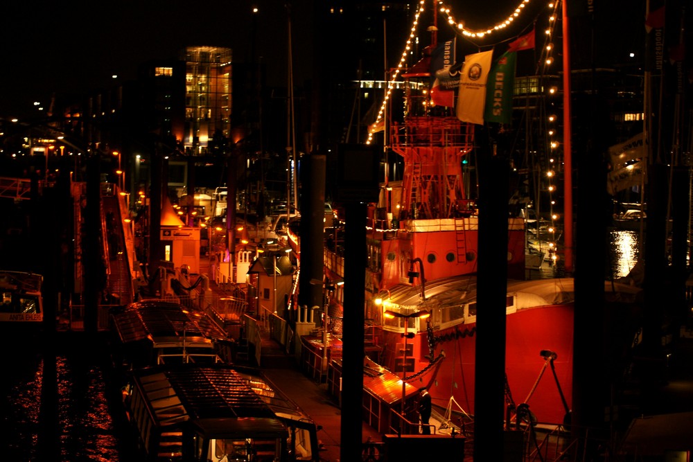 Hamburg Hafen bei Nacht