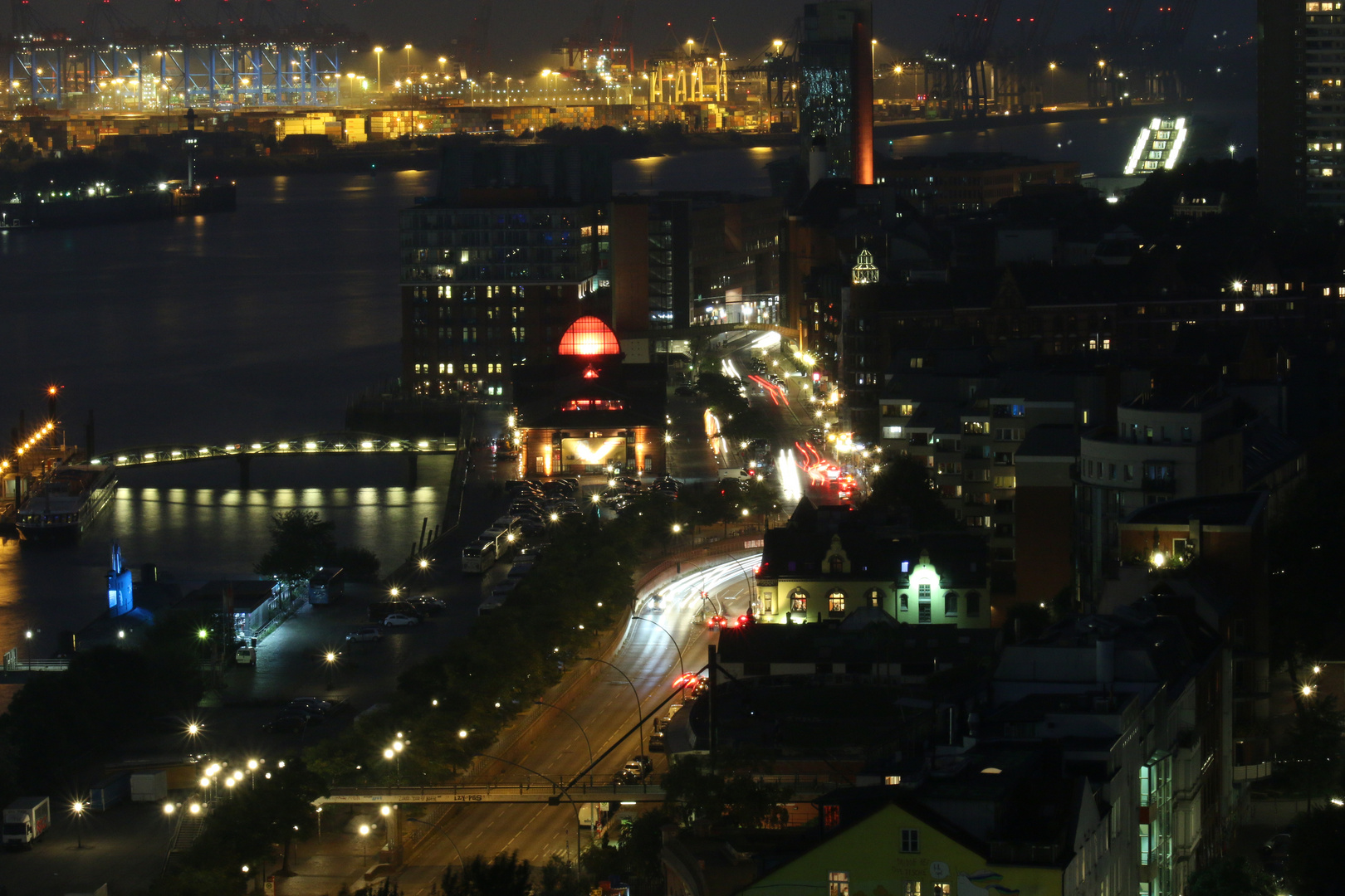 Hamburg Hafen bei Nacht