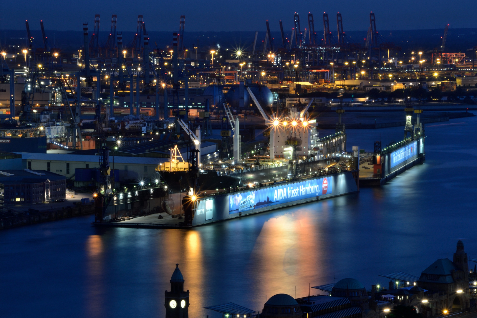 Hamburg Hafen - by Night