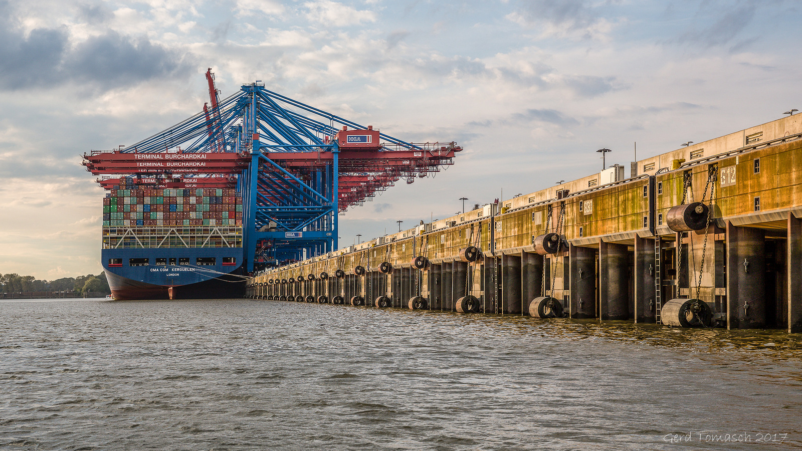 Hamburg Hafen, Containerterminal Burchardkai.