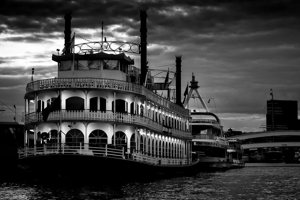 Hamburg Hafen - Ein Abend im August mit der Louisina Star