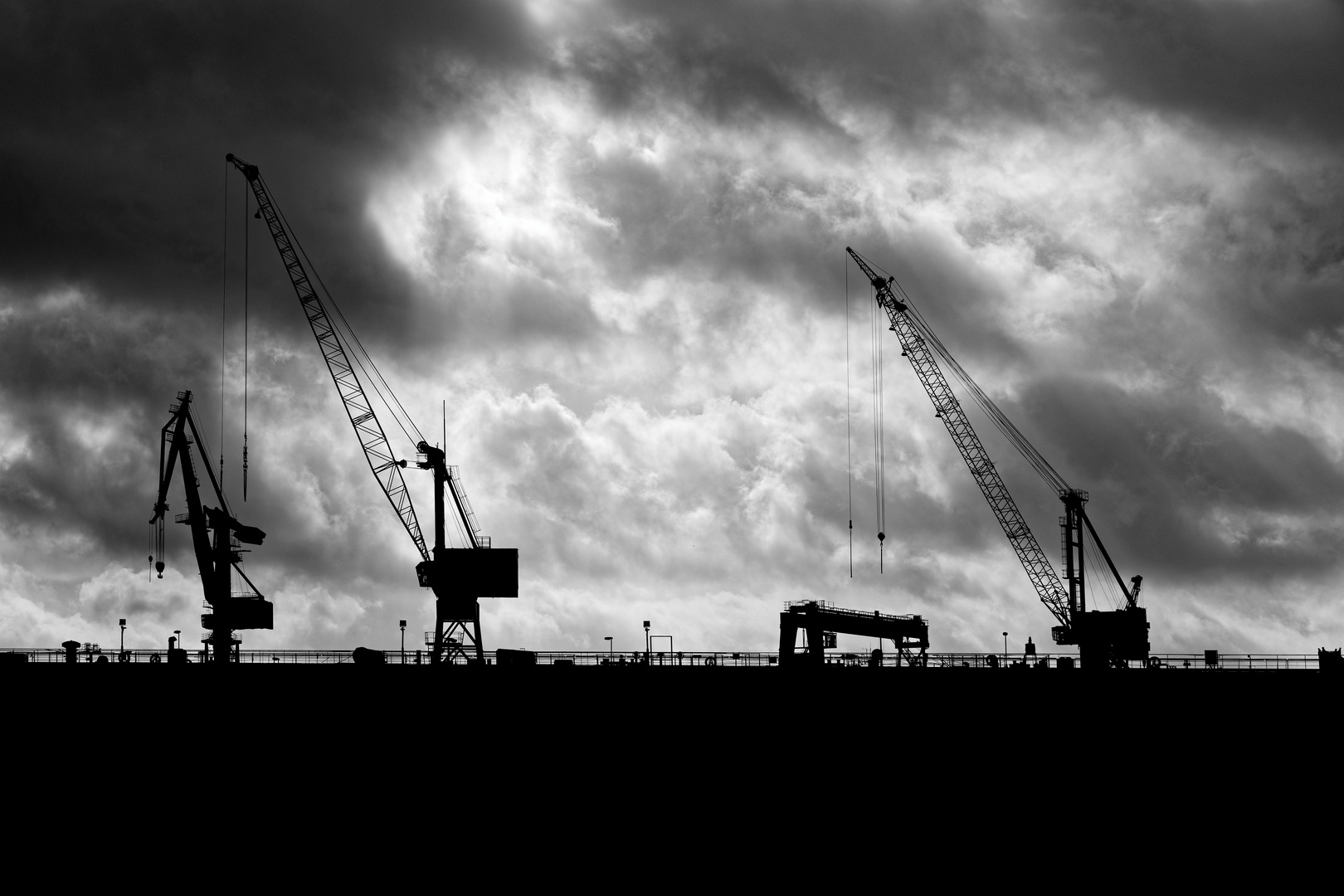 Hamburg Hafen in Schwarz/Weiß 1