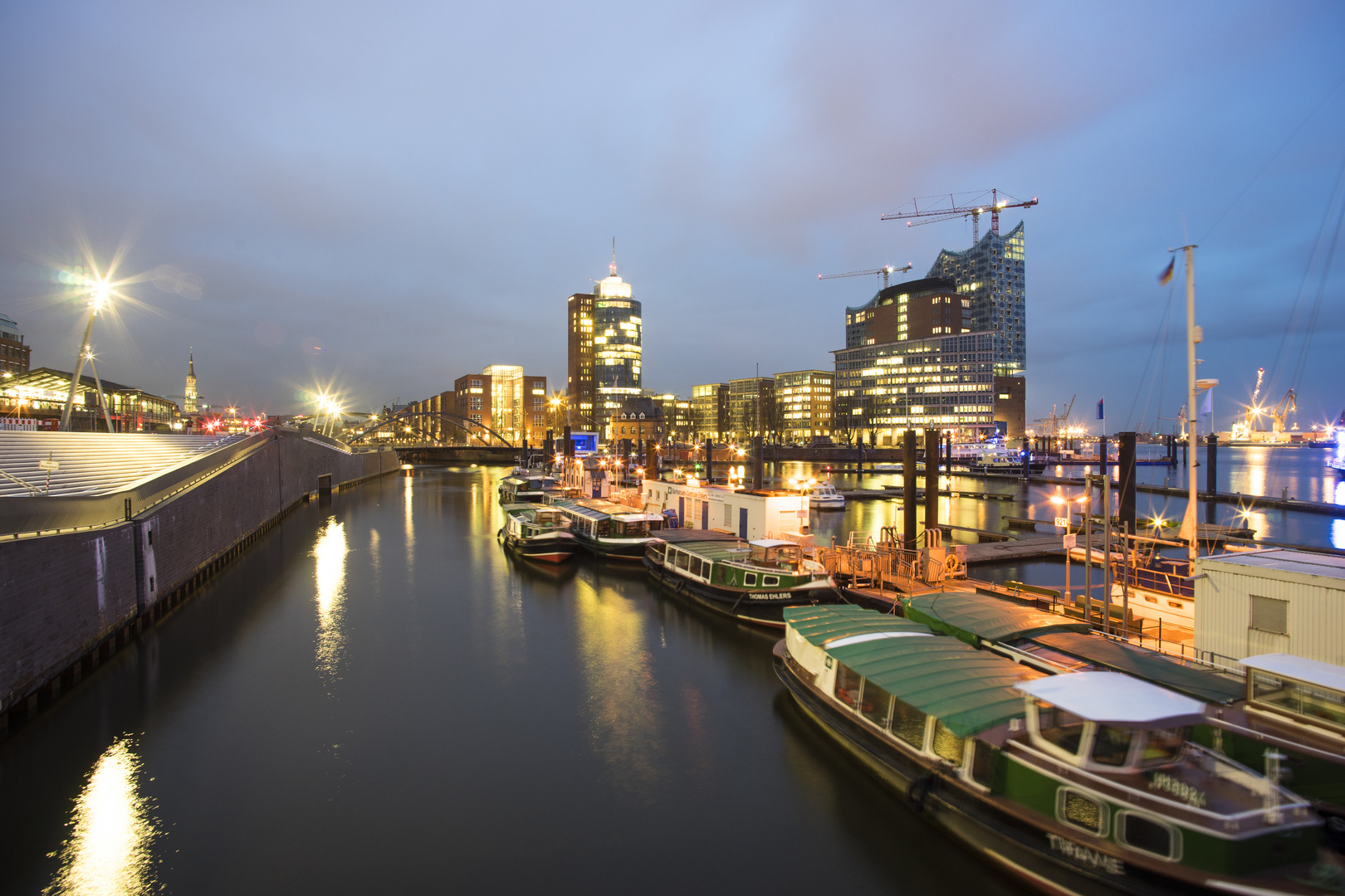 Hamburg - Hafen mit Kehrwiederspitzt