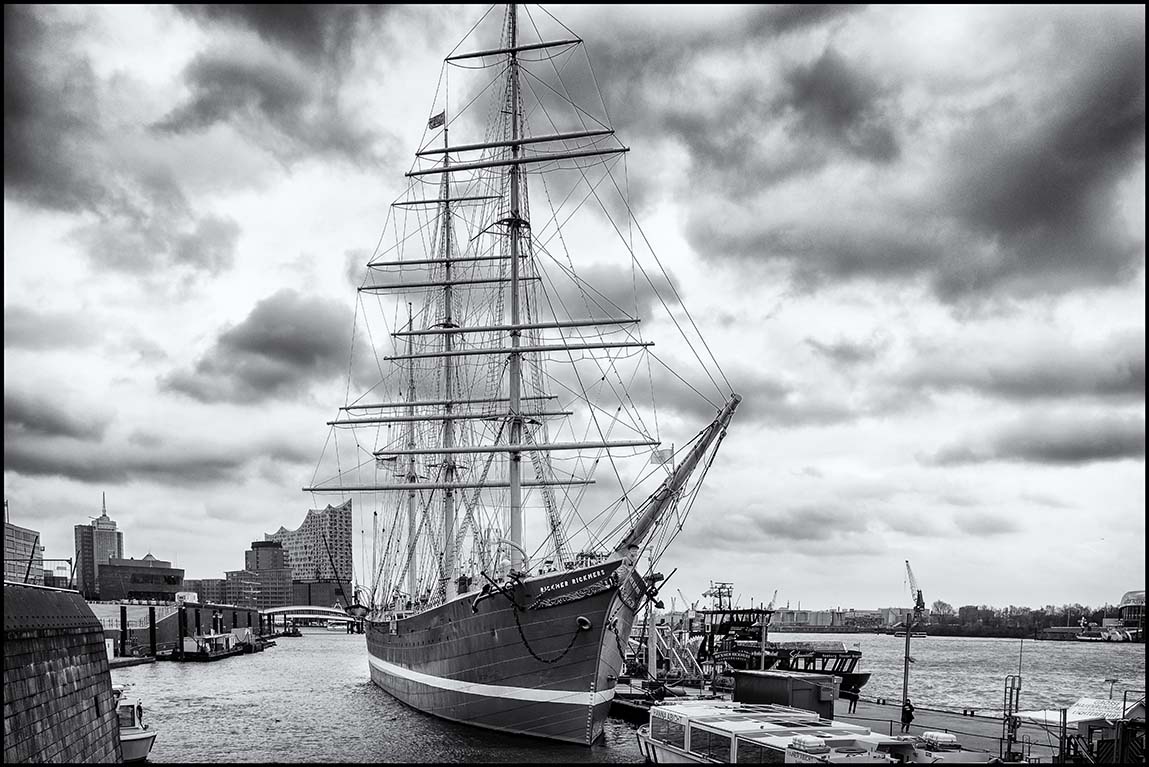 Hamburg-Hafenblick ...