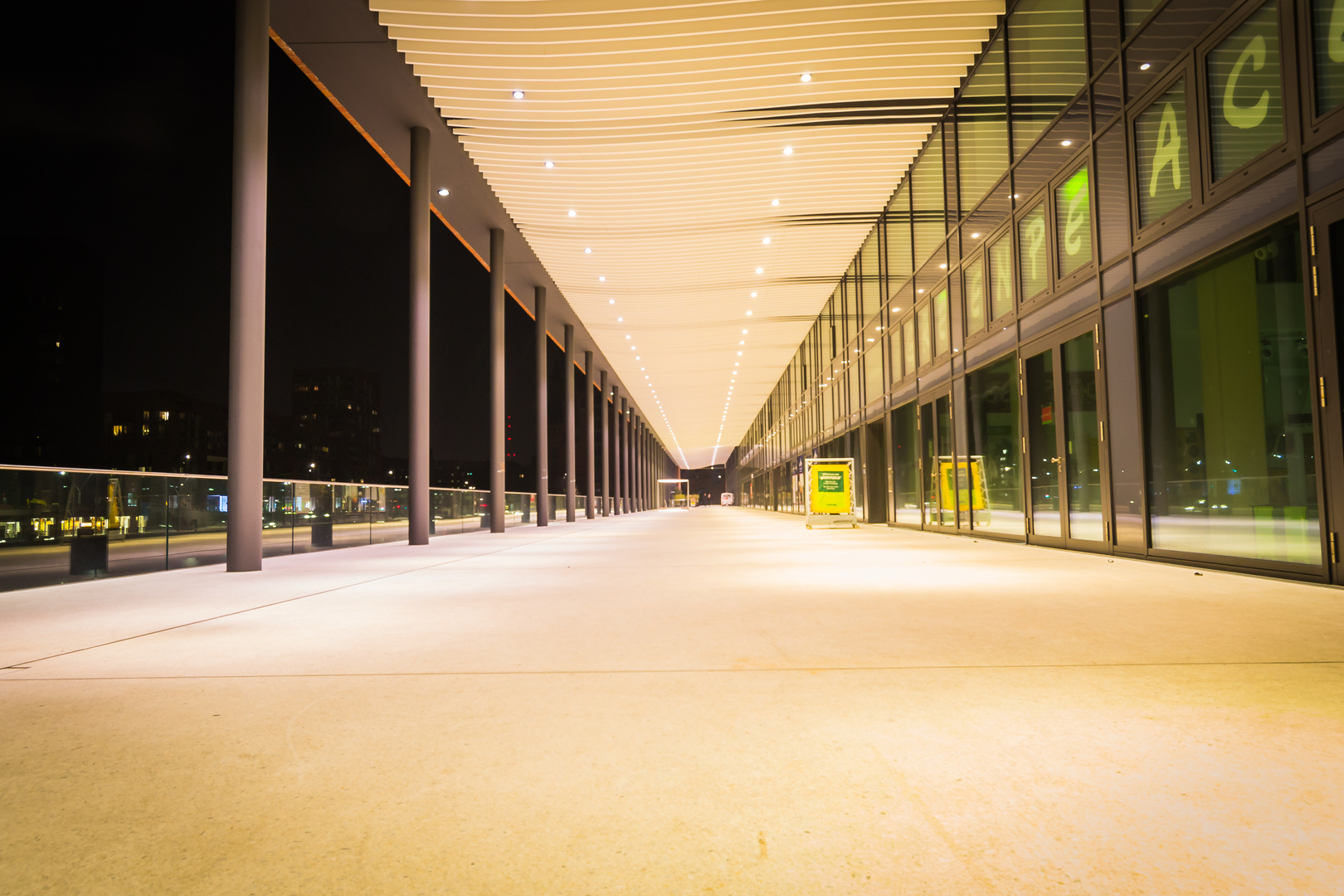 Hamburg, HafenCity bei Nacht