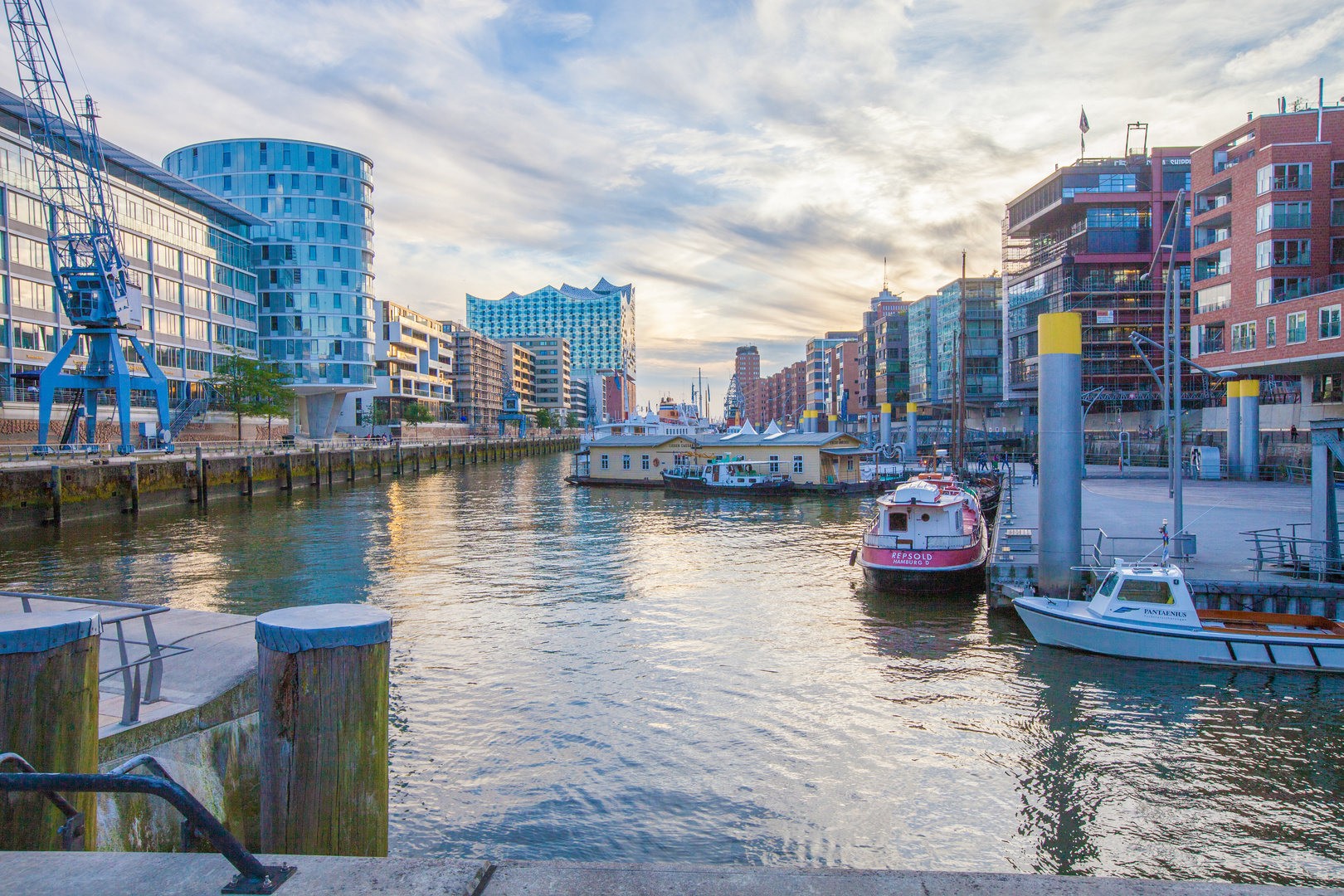 Hamburg Hafencity mit Blick auf die Elphi