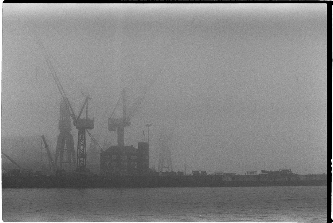 *HAMBURG HARBOUR*