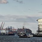 . hamburg harbour - elbe .