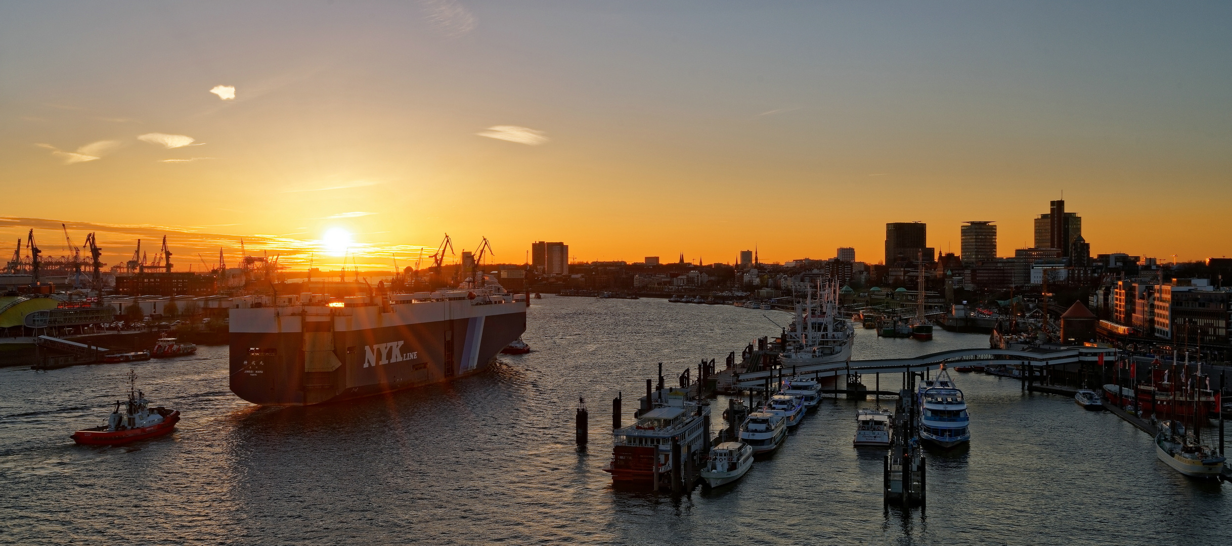 ++ Hamburg Harbour View ++