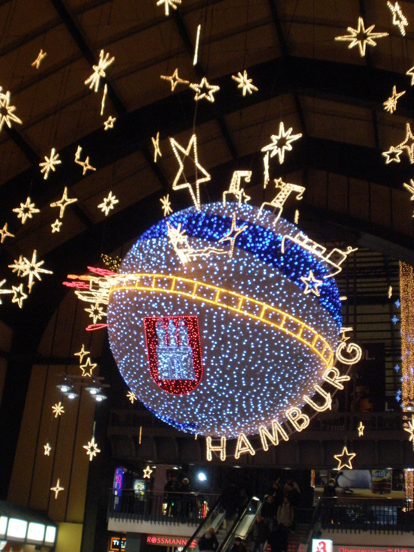 Hamburg-Hauptbahnhof- Xmas-Time....