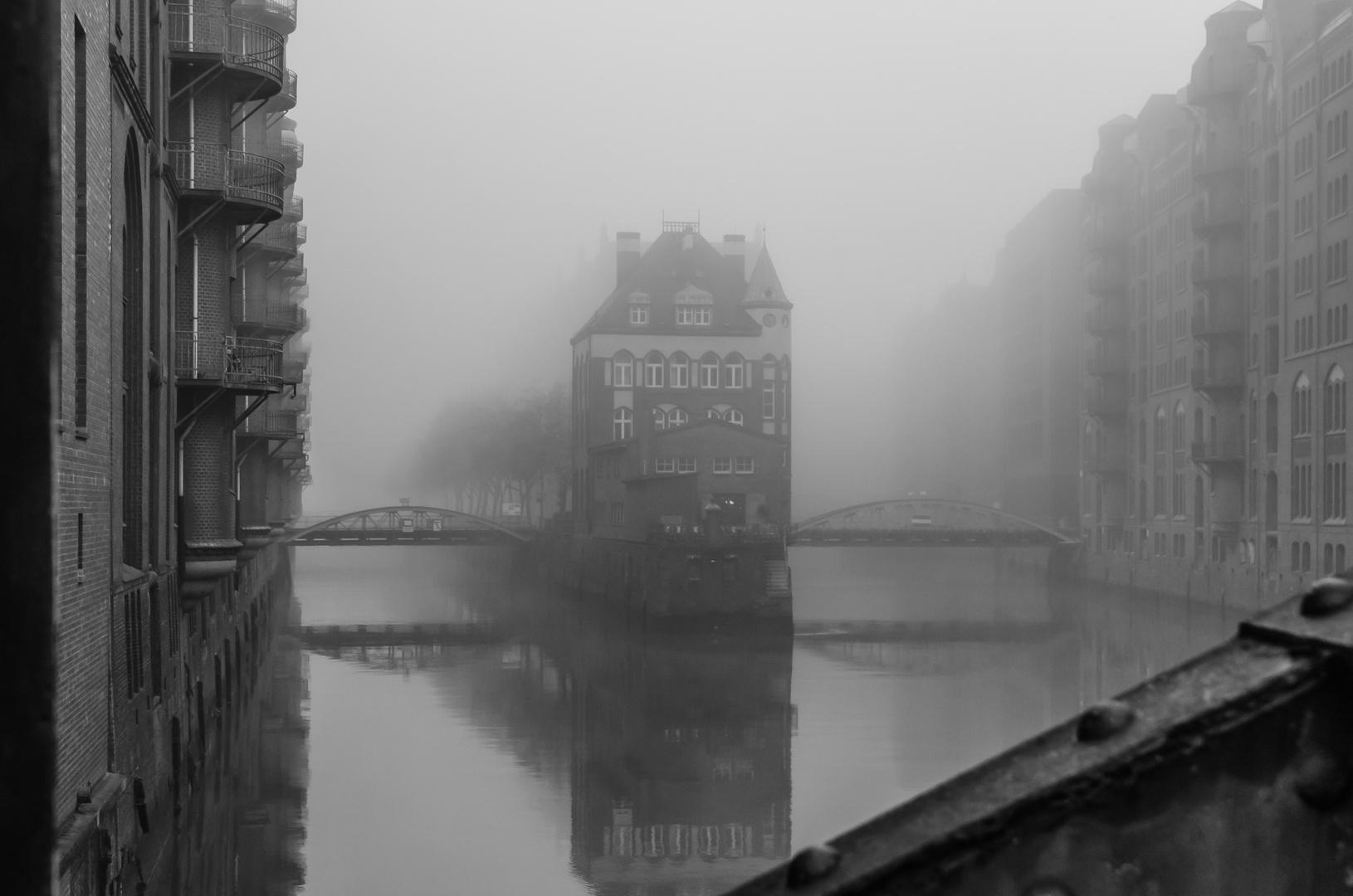 Hamburg im Nebel