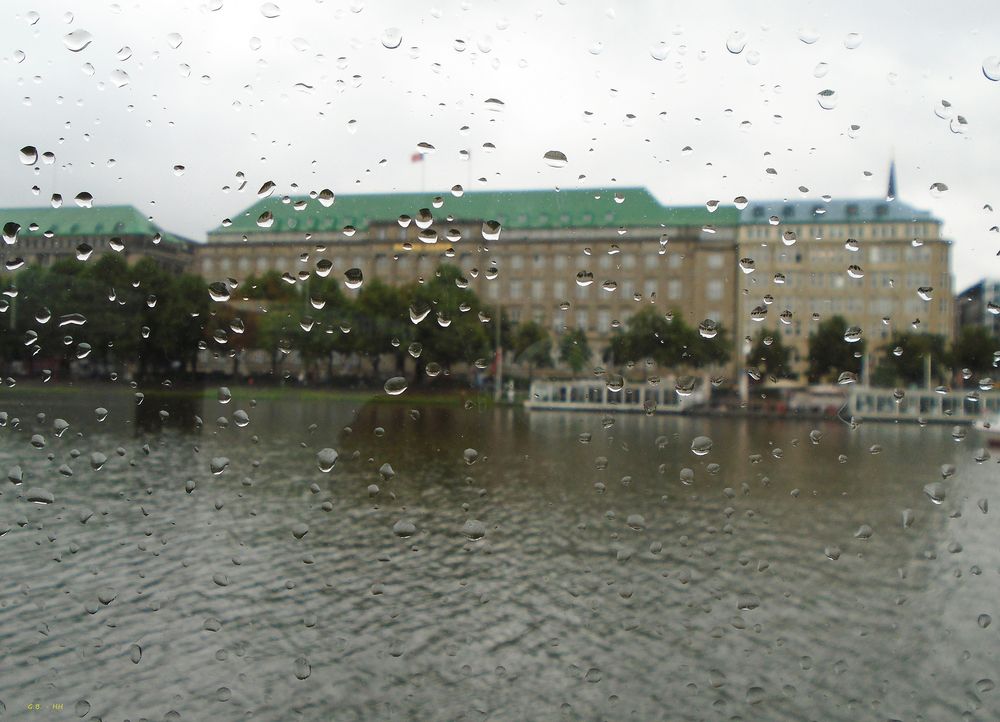  Hamburg  im Regen  Foto Bild deutschland europe 